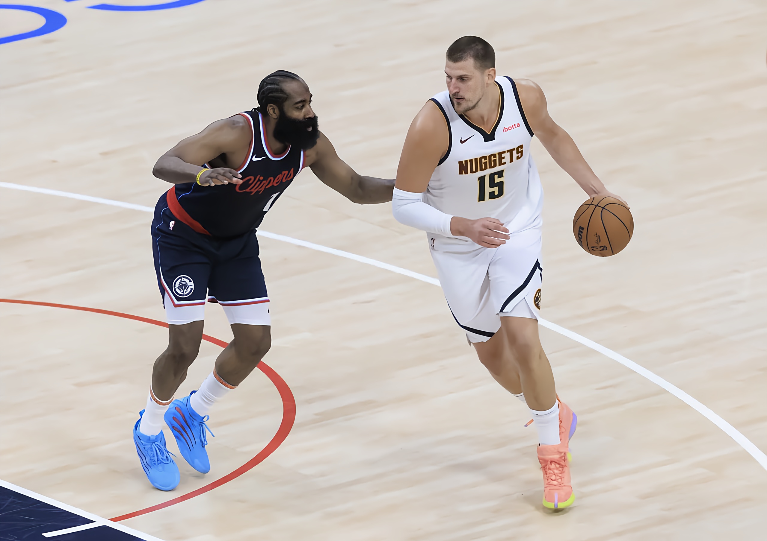 关于里昂迎NBA季后赛关键赛，赛前战术微调，球迷炸锅，高层口径保持一致的信息